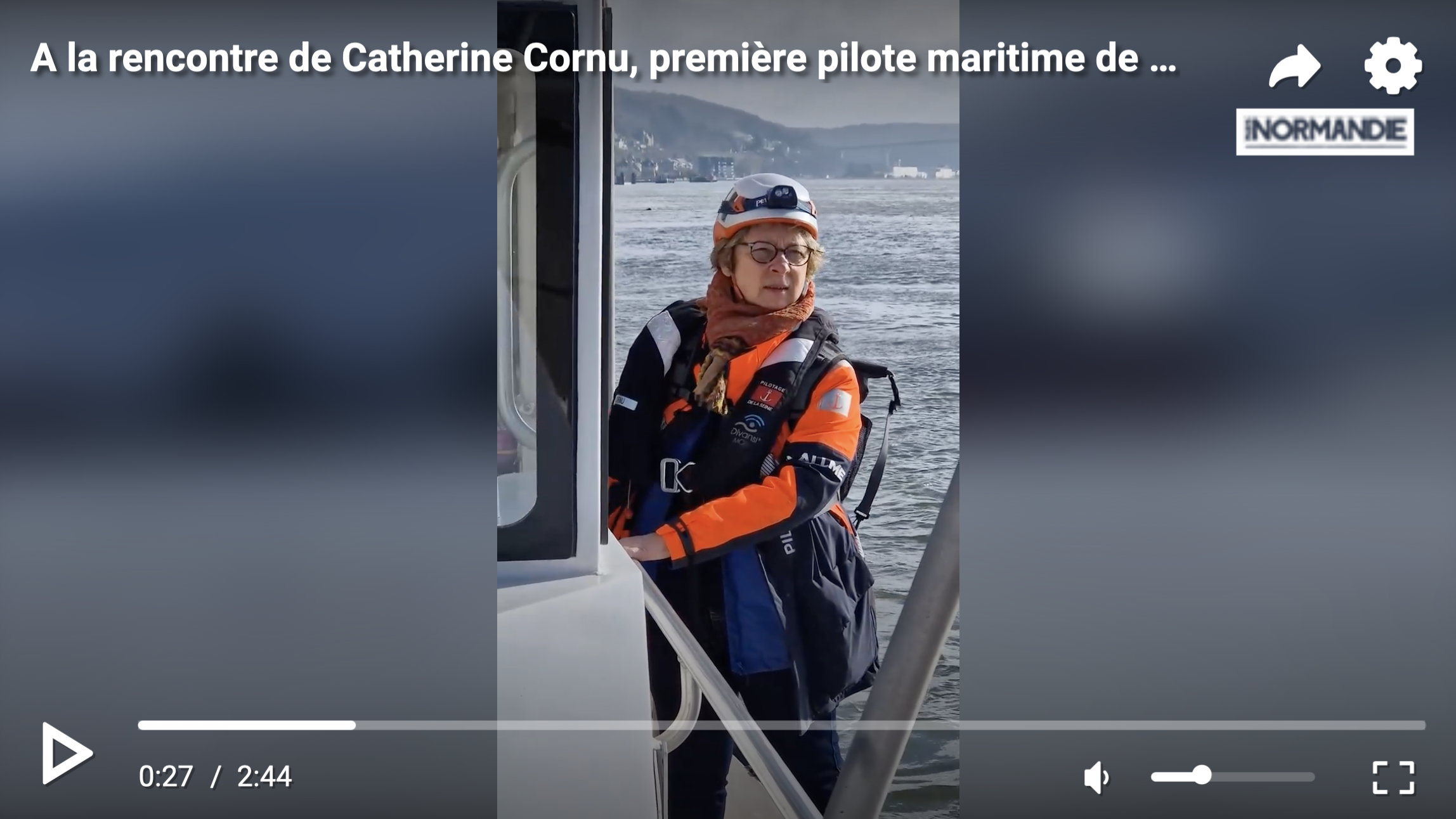 Catherine Cornu, première femme pilote maritime en France